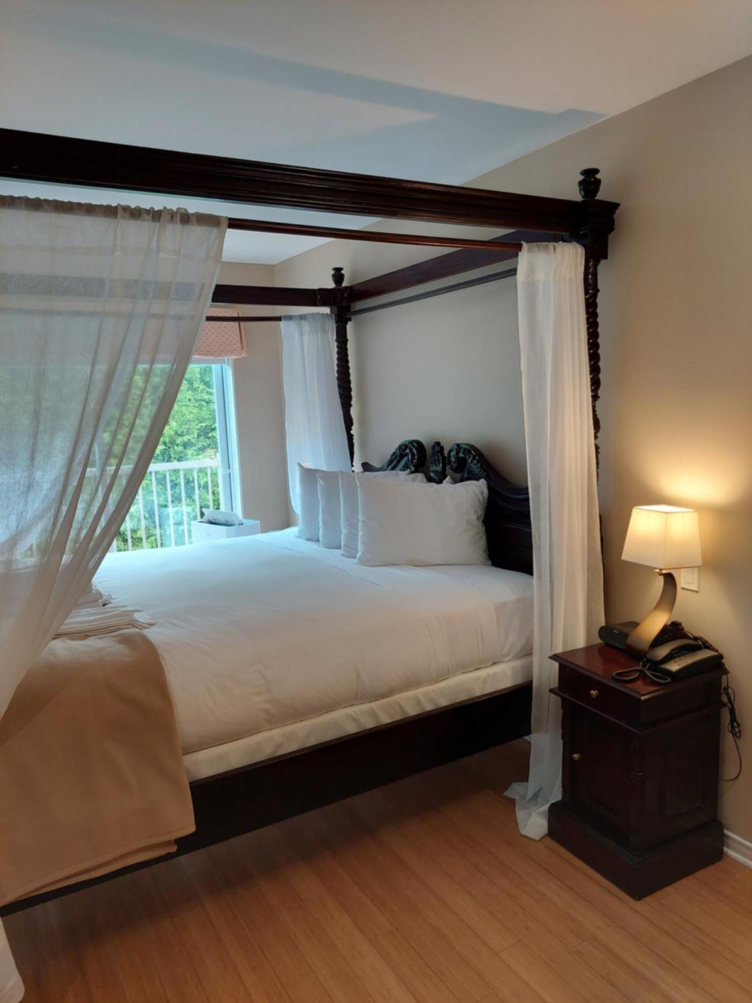 Studio-Hotel Villegiature Saint-Sauveur Piedmont Bagian luar foto