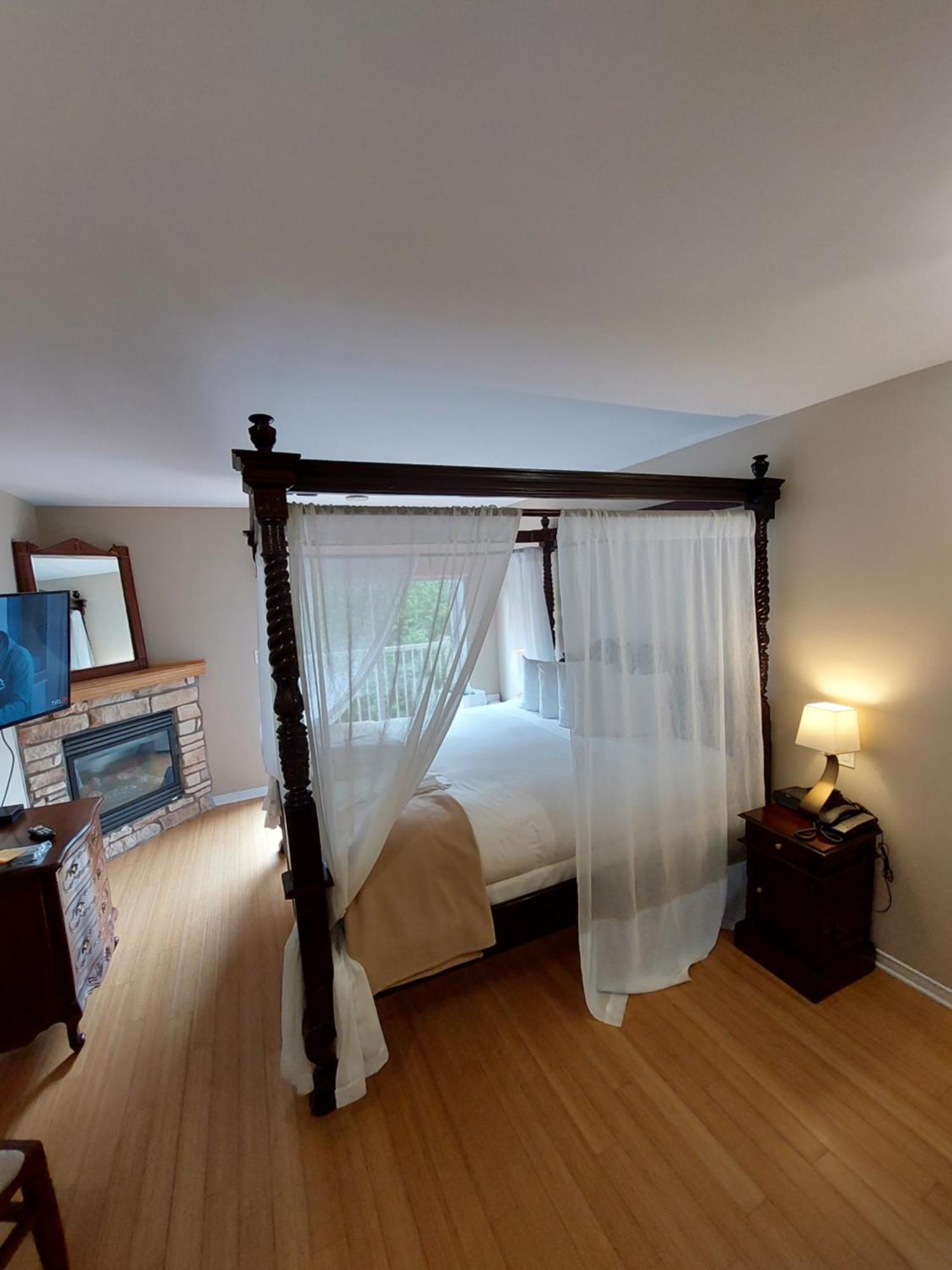 Studio-Hotel Villegiature Saint-Sauveur Piedmont Bagian luar foto