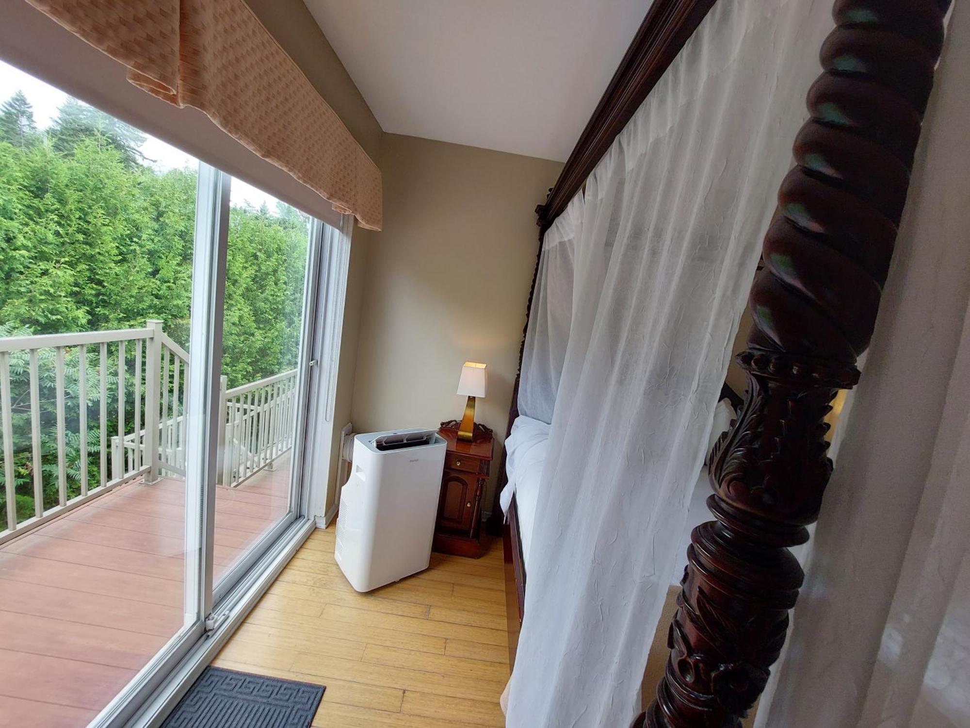 Studio-Hotel Villegiature Saint-Sauveur Piedmont Bagian luar foto