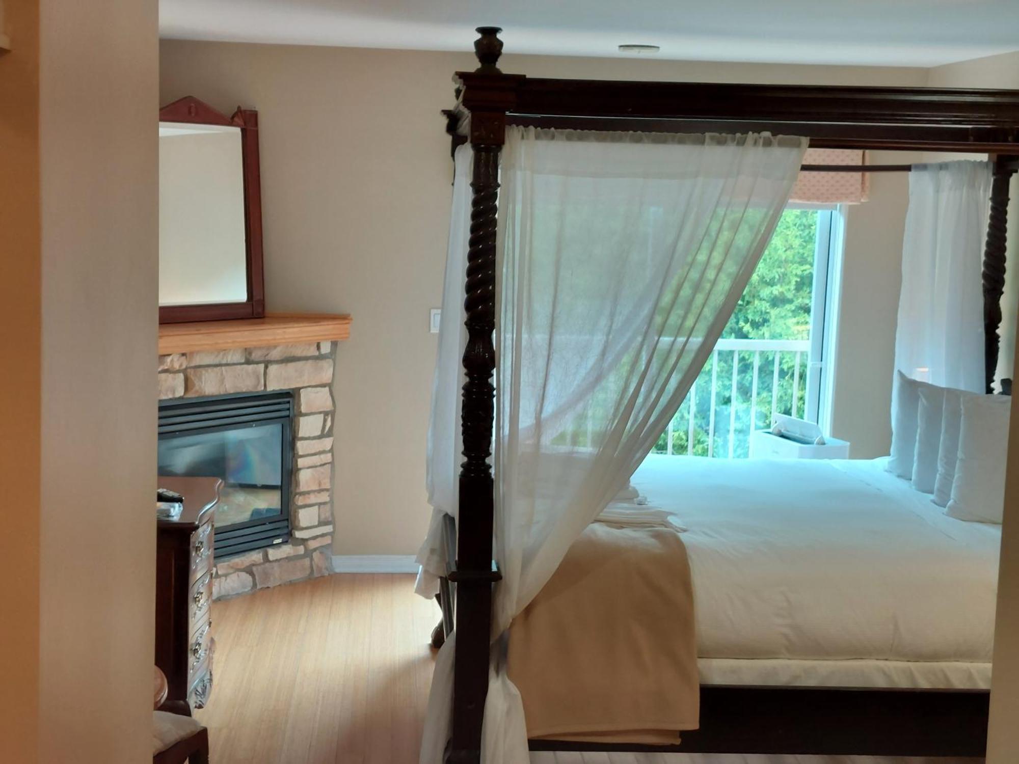 Studio-Hotel Villegiature Saint-Sauveur Piedmont Bagian luar foto
